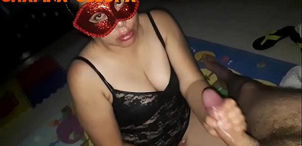  Serie Mamadas Chapinas Mi CULONA de Guatemala disfrutando mamar verga. Vestida con encaje negro me excita tanto lo golosa que es. Viva Guate